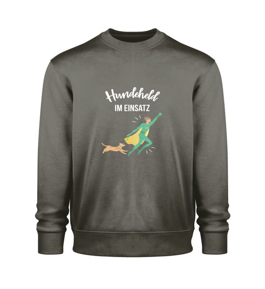 Herren Sweatshirt vegan aus Bio-Baumwolle in Khaki mit herzlichem Hundeheld im Einsatz-Design