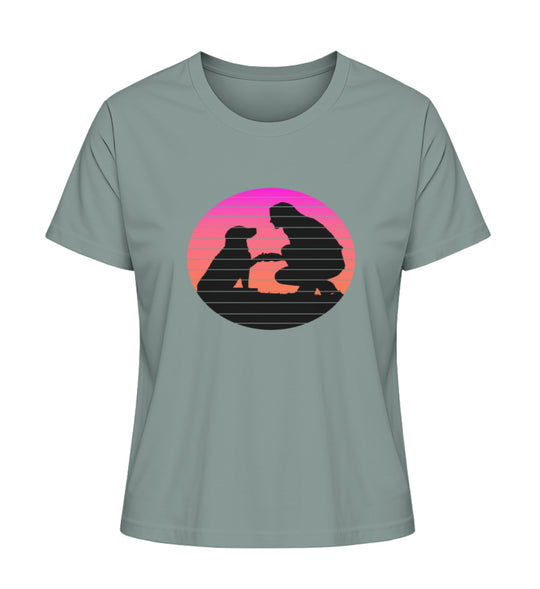 Grünes Damen Shirt aus Bio-Baumwolle mit Hundeliebe Motiv – ideal für Tierschutzfreunde